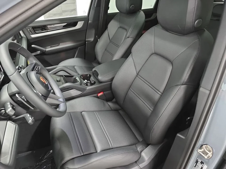 2026 Porsche 9Y0/9Y3 Cayenne Coupe - Image 5 of 31