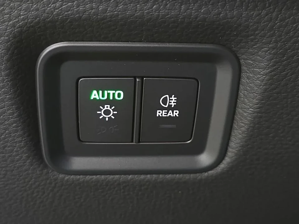 2026 Porsche 9Y0/9Y3 Cayenne Coupe - Image 22 of 31