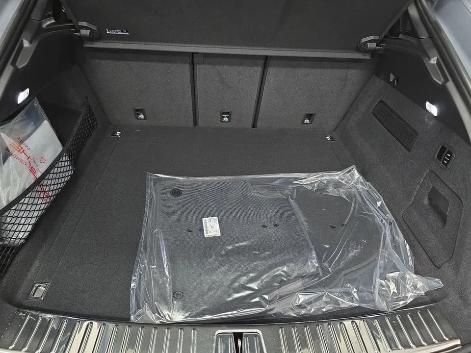 2026 Porsche 9Y0/9Y3 Cayenne Coupe - Image 31 of 31