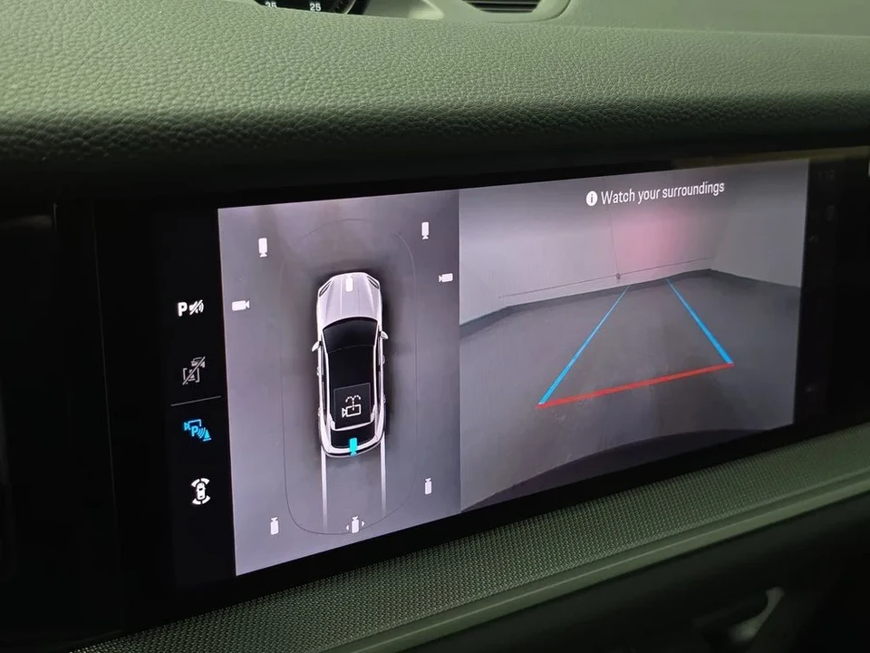 2026 Porsche 9Y0/9Y3 Cayenne Coupe - Image 18 of 31