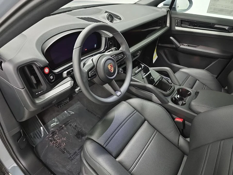 2026 Porsche 9Y0/9Y3 Cayenne Coupe - Image 4 of 31