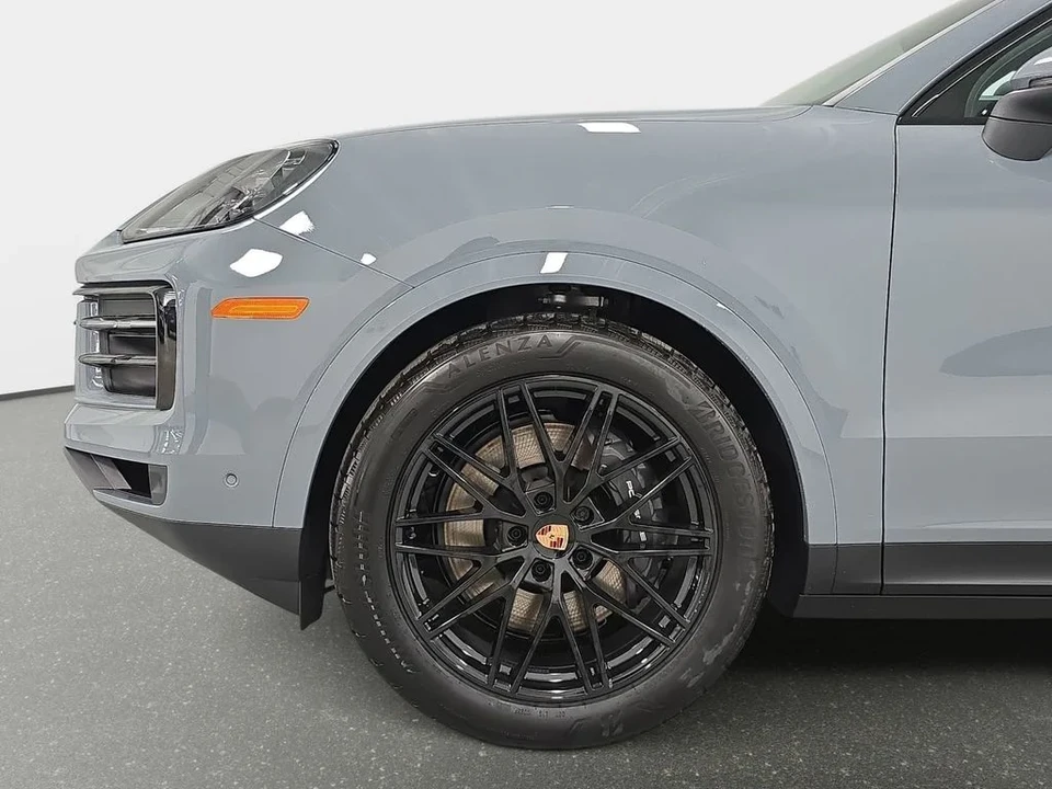2026 Porsche 9Y0/9Y3 Cayenne Coupe - Image 10 of 31