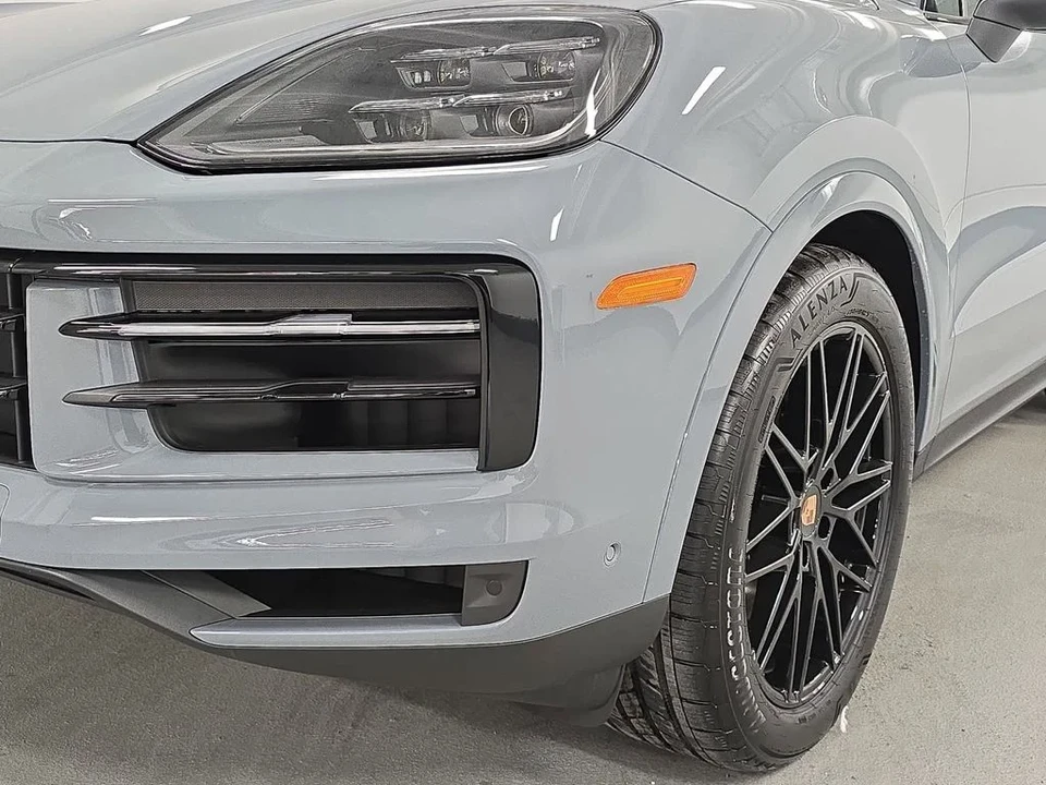 2026 Porsche 9Y0/9Y3 Cayenne Coupe - Image 11 of 31