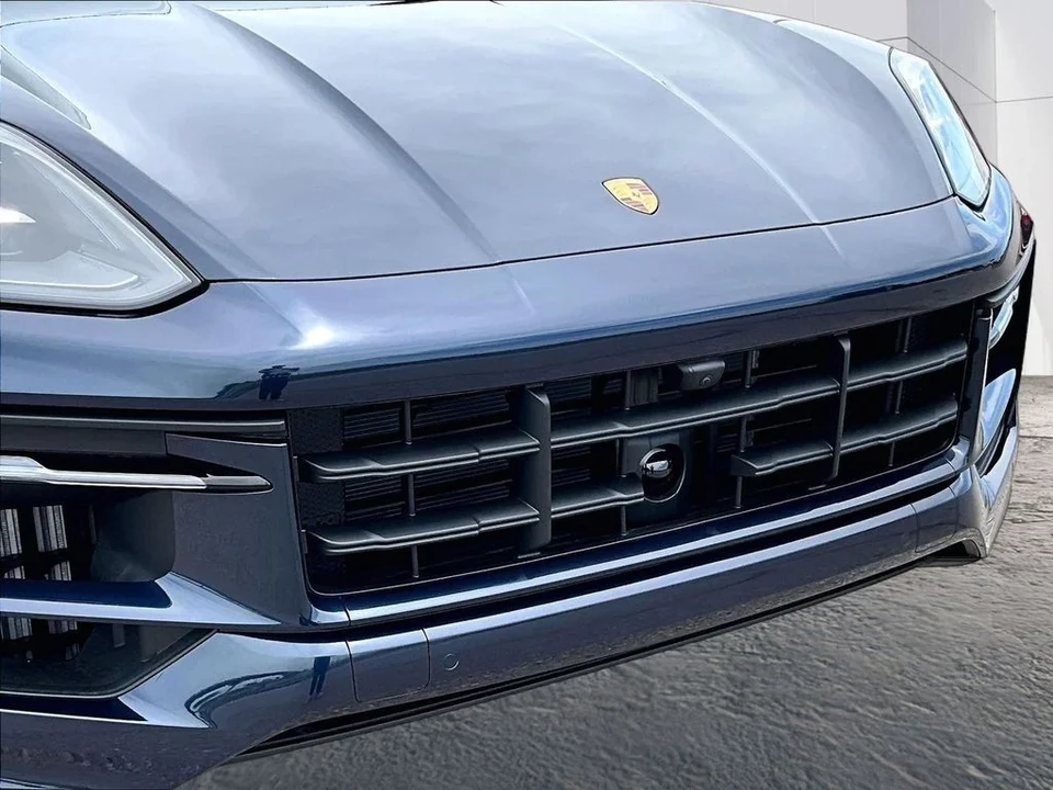 2026 Porsche 9Y0/9Y3 Cayenne Coupe - Image 23 of 26