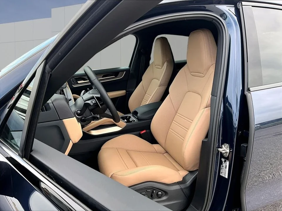 2026 Porsche 9Y0/9Y3 Cayenne Coupe - Image 5 of 26