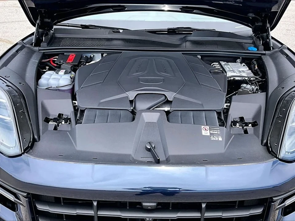 2026 Porsche 9Y0/9Y3 Cayenne Coupe - Image 21 of 26