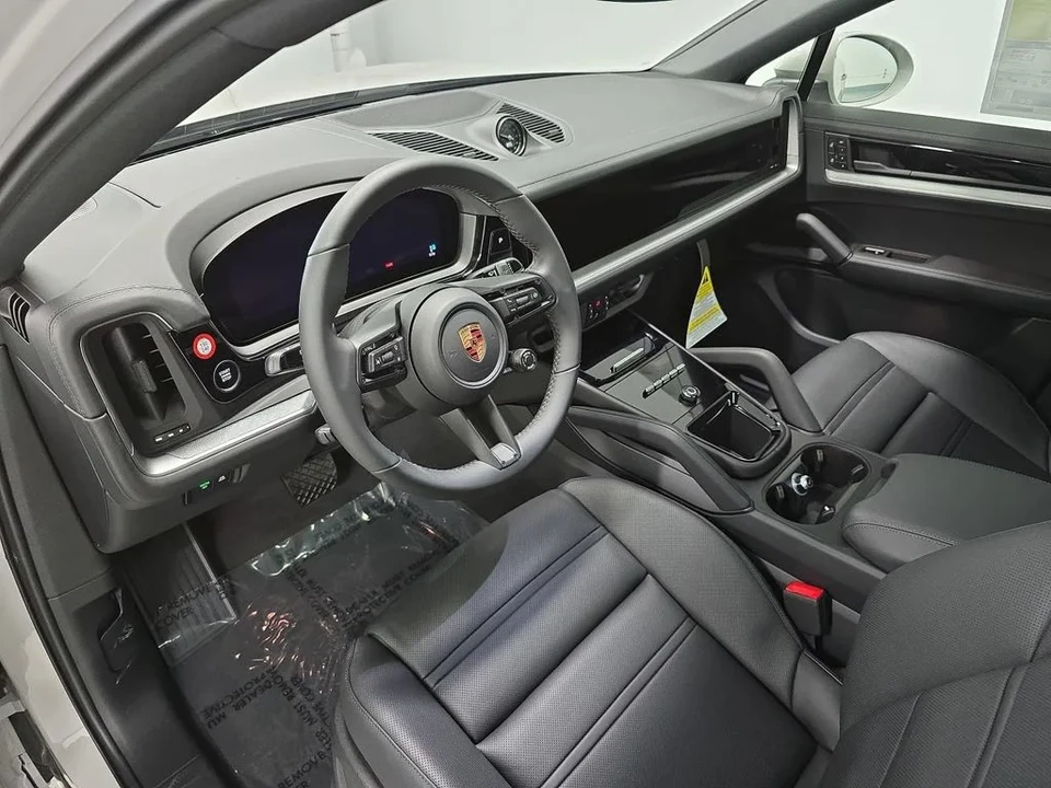 2026 Porsche 9Y0/9Y3 Cayenne - Image 4 of 31