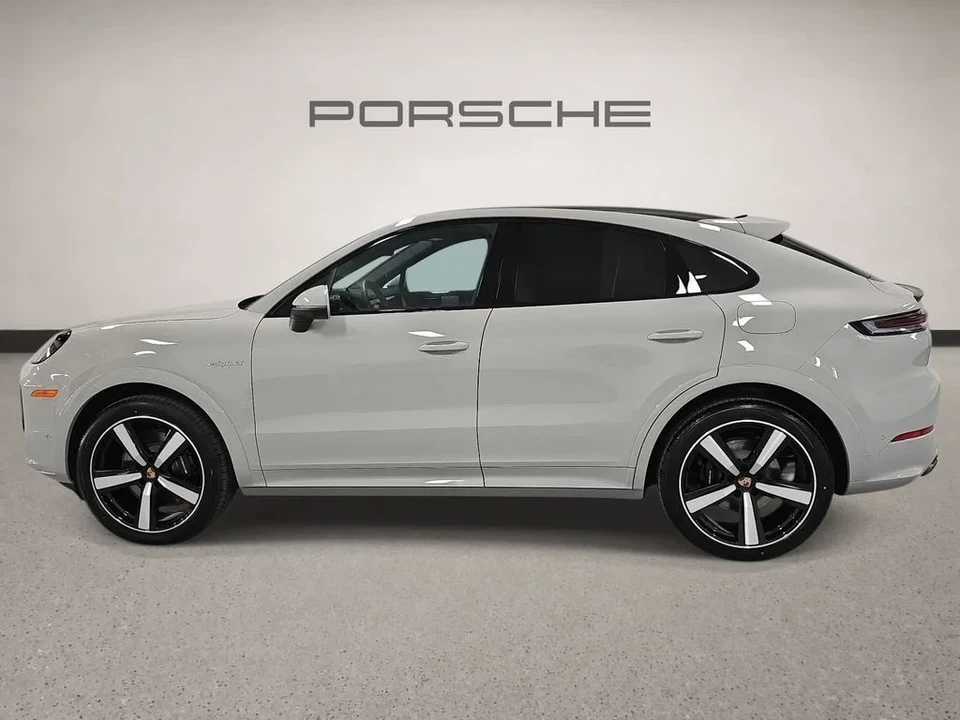 2026 Porsche 9Y0/9Y3 Cayenne - Image 2 of 31