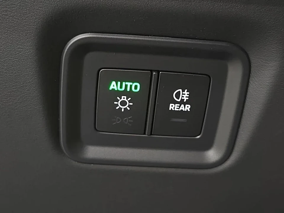 2026 Porsche 9Y0/9Y3 Cayenne - Image 22 of 31