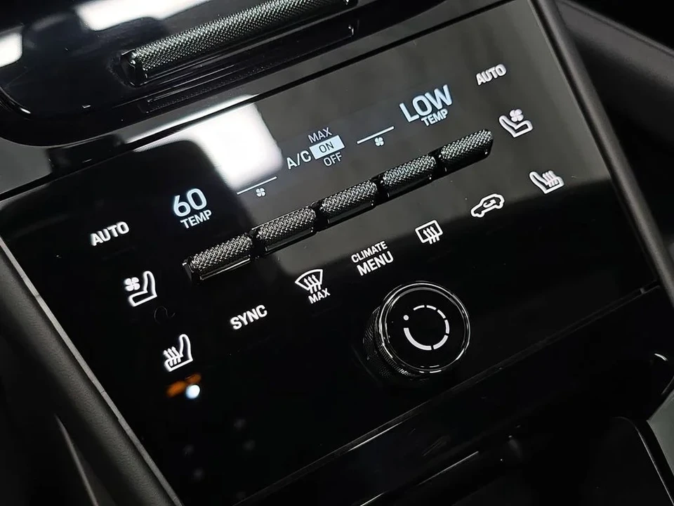 2026 Porsche 9Y0/9Y3 Cayenne - Image 19 of 31