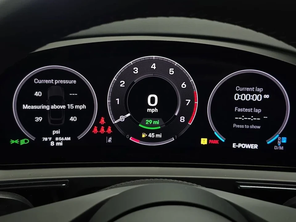 2026 Porsche 9Y0/9Y3 Cayenne - Image 14 of 31