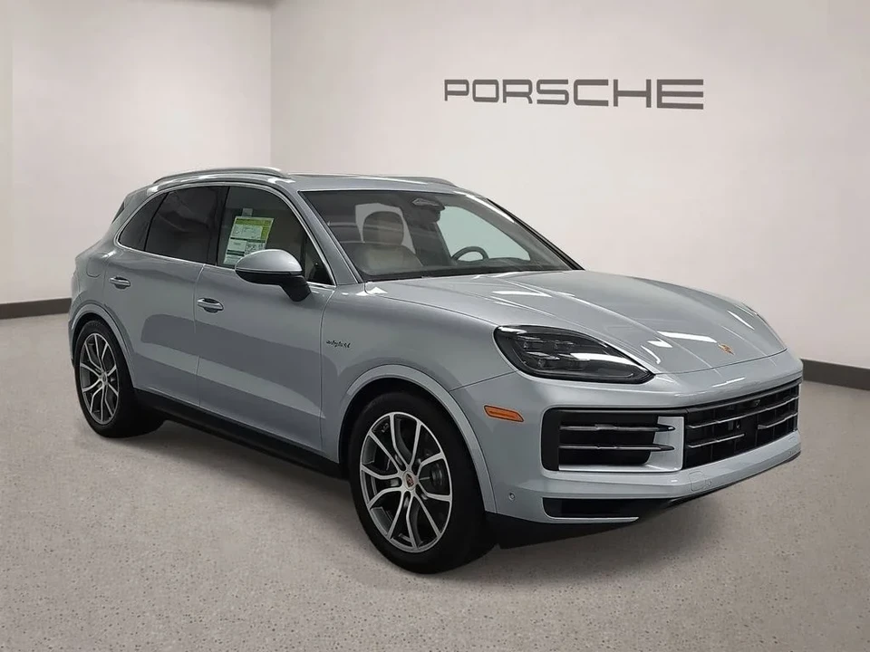 2026 Porsche 9Y0/9Y3 Cayenne - Image 8 of 31