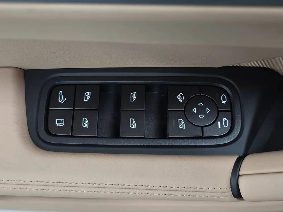 2026 Porsche 9Y0/9Y3 Cayenne - Image 24 of 31