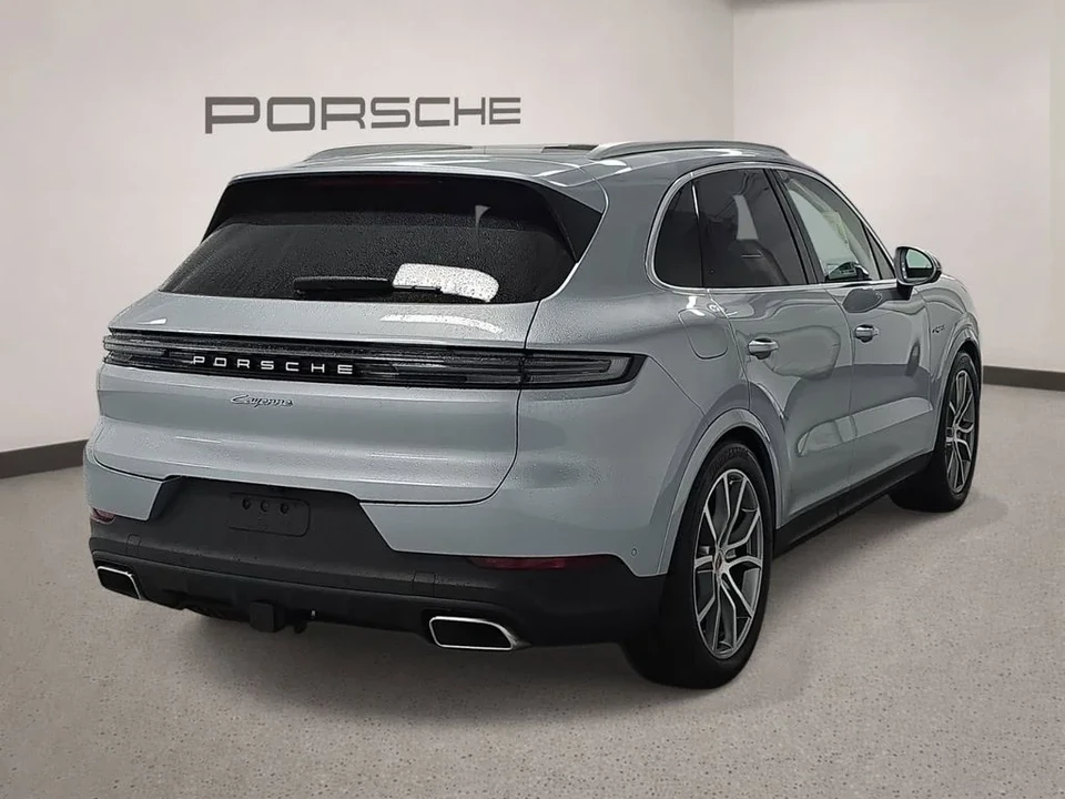 2026 Porsche 9Y0/9Y3 Cayenne - Image 7 of 31