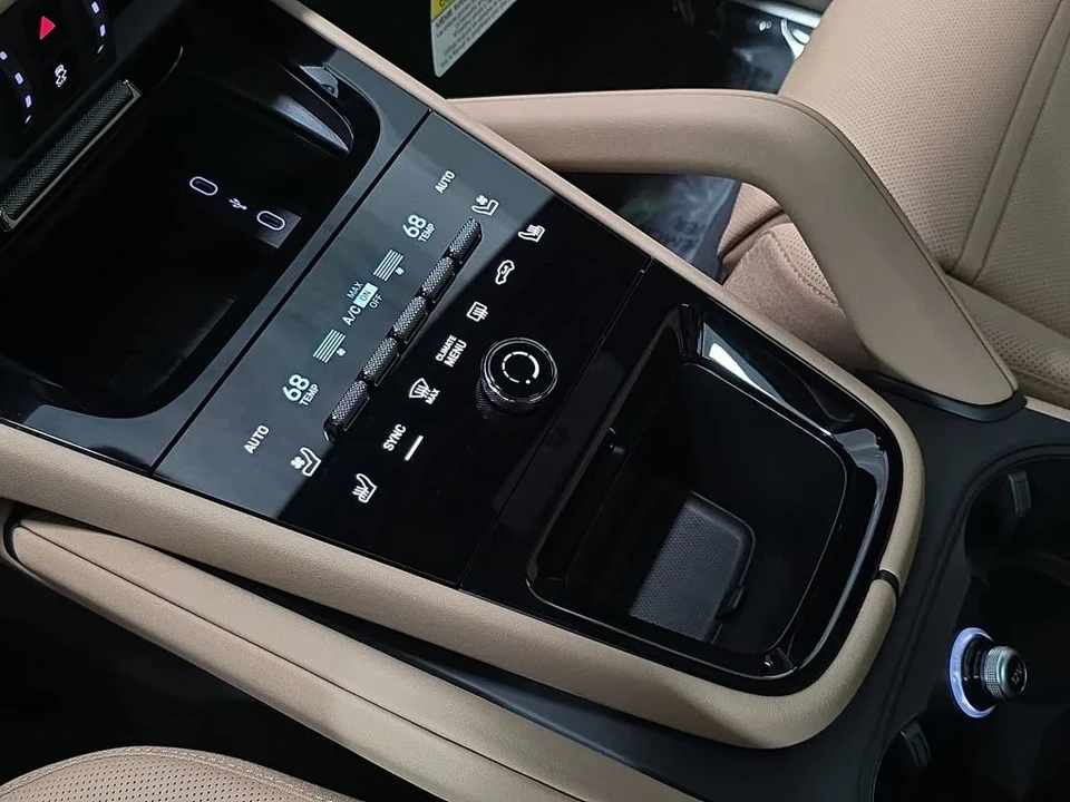 2026 Porsche 9Y0/9Y3 Cayenne - Image 20 of 31