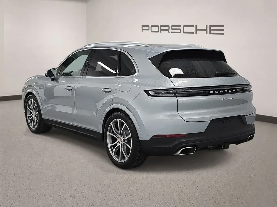 2026 Porsche 9Y0/9Y3 Cayenne - Image 3 of 31