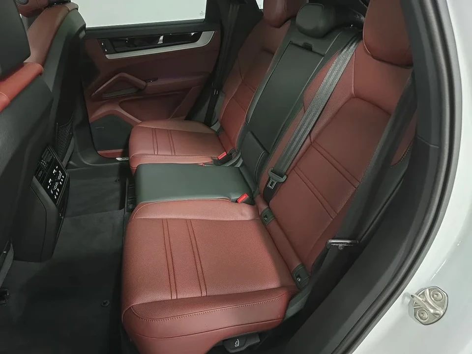 2026 Porsche 9Y0/9Y3 Cayenne - Image 27 of 31