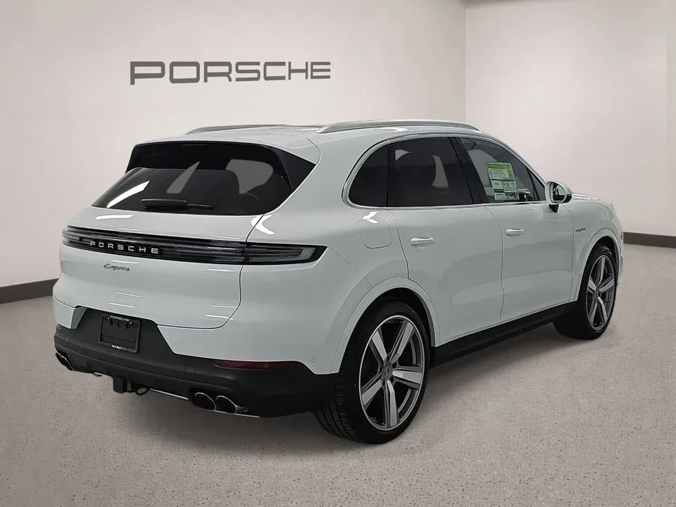 2026 Porsche 9Y0/9Y3 Cayenne - Image 7 of 31