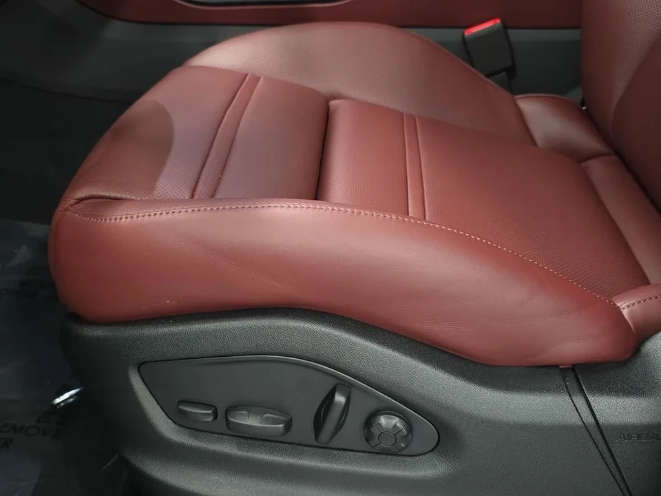 2026 Porsche 9Y0/9Y3 Cayenne - Image 25 of 31