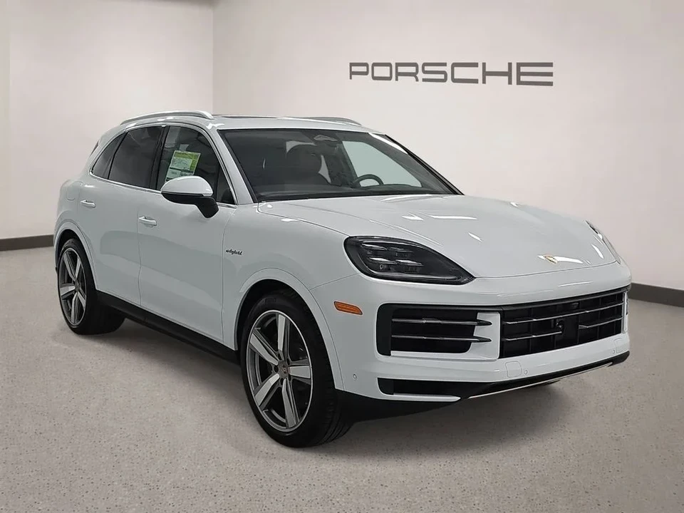 2026 Porsche 9Y0/9Y3 Cayenne - Image 8 of 31