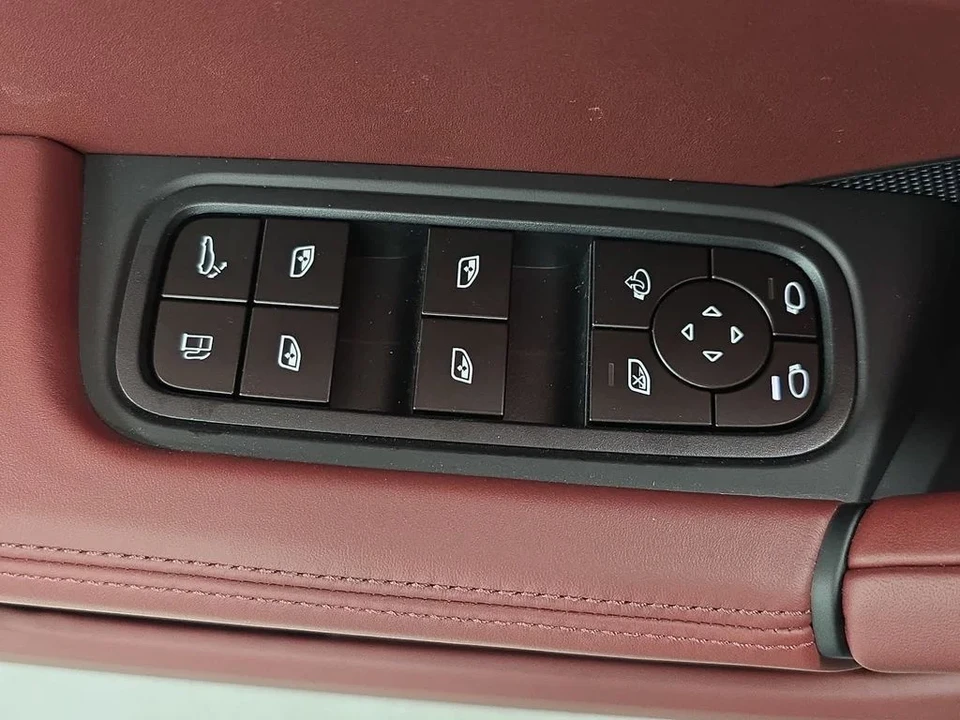 2026 Porsche 9Y0/9Y3 Cayenne - Image 24 of 31