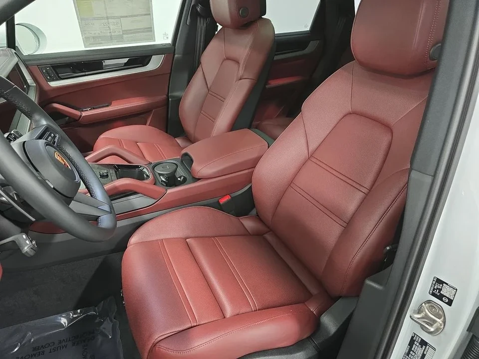 2026 Porsche 9Y0/9Y3 Cayenne - Image 5 of 31