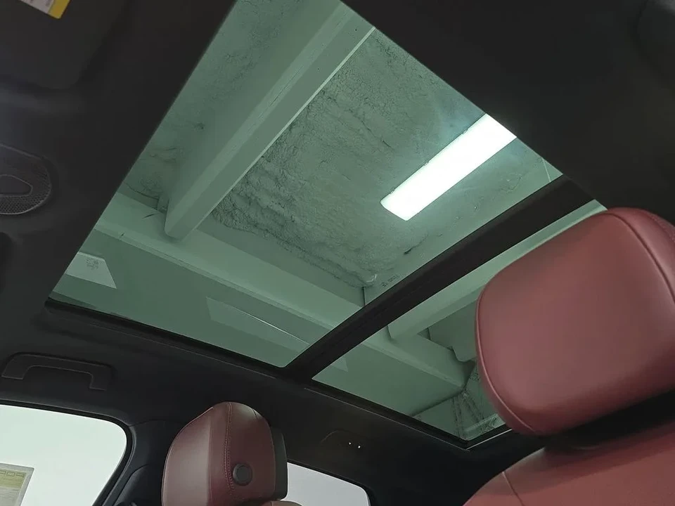 2026 Porsche 9Y0/9Y3 Cayenne - Image 26 of 31
