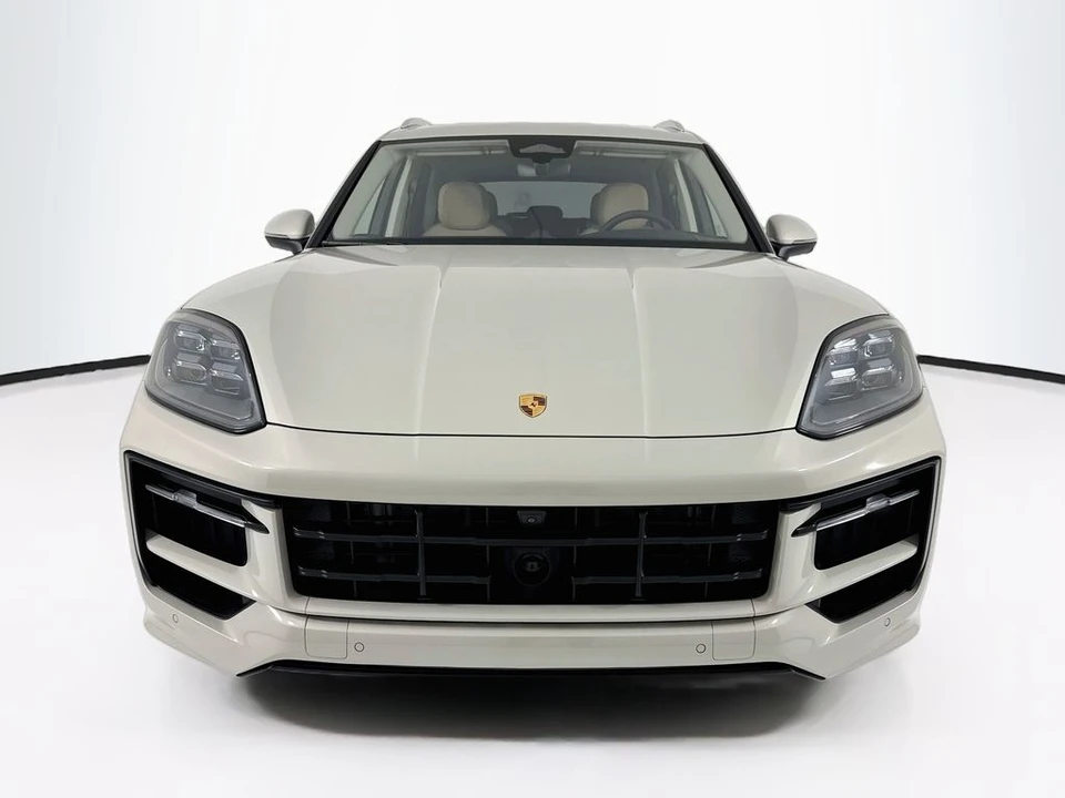 2026 Porsche 9Y0/9Y3 Cayenne - Image 6 of 31