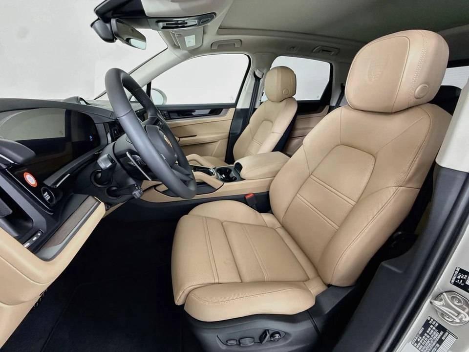 2026 Porsche 9Y0/9Y3 Cayenne - Image 5 of 31