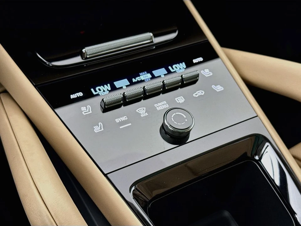 2026 Porsche 9Y0/9Y3 Cayenne - Image 22 of 31