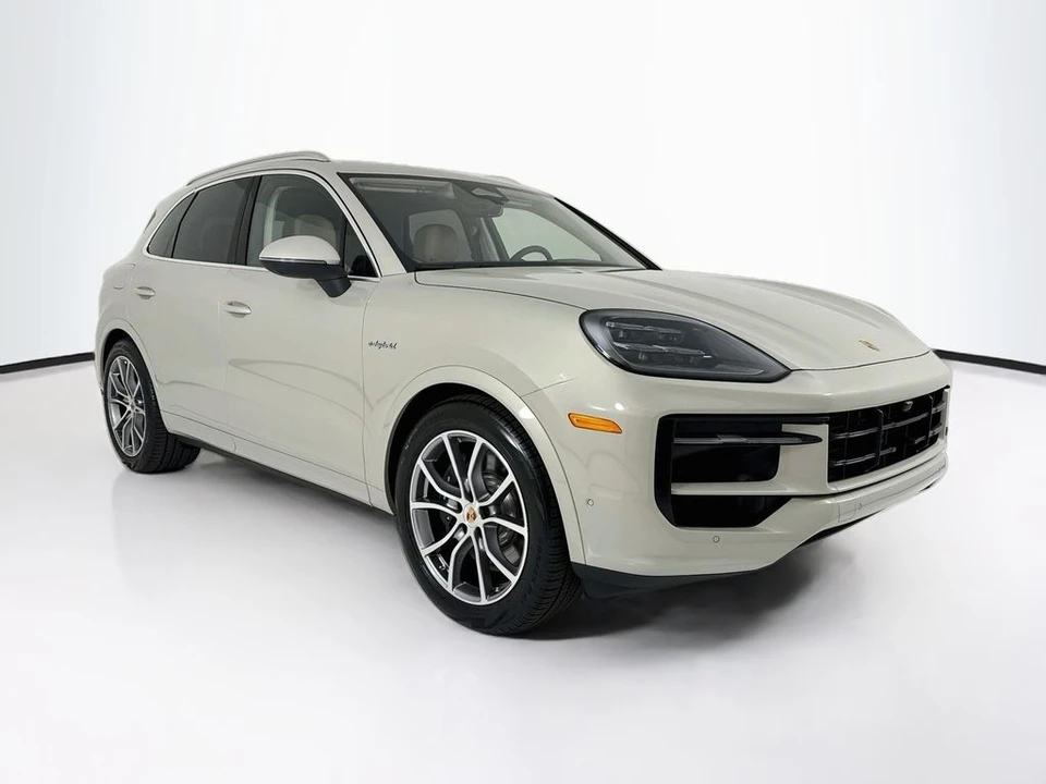 2026 Porsche 9Y0/9Y3 Cayenne - Image 7 of 31