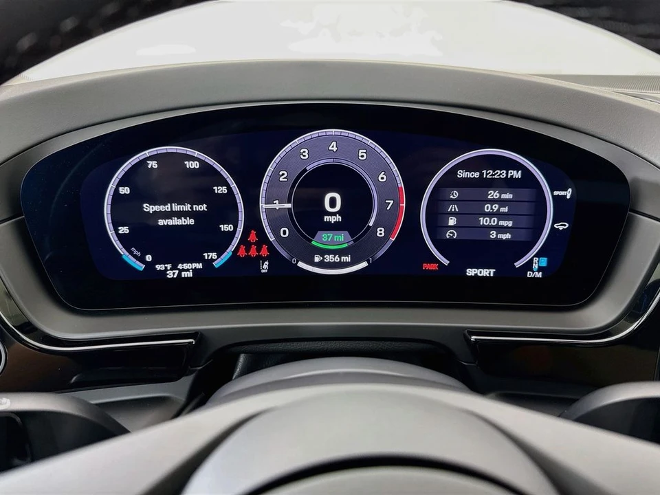 2026 Porsche 9Y0/9Y3 Cayenne - Image 16 of 31