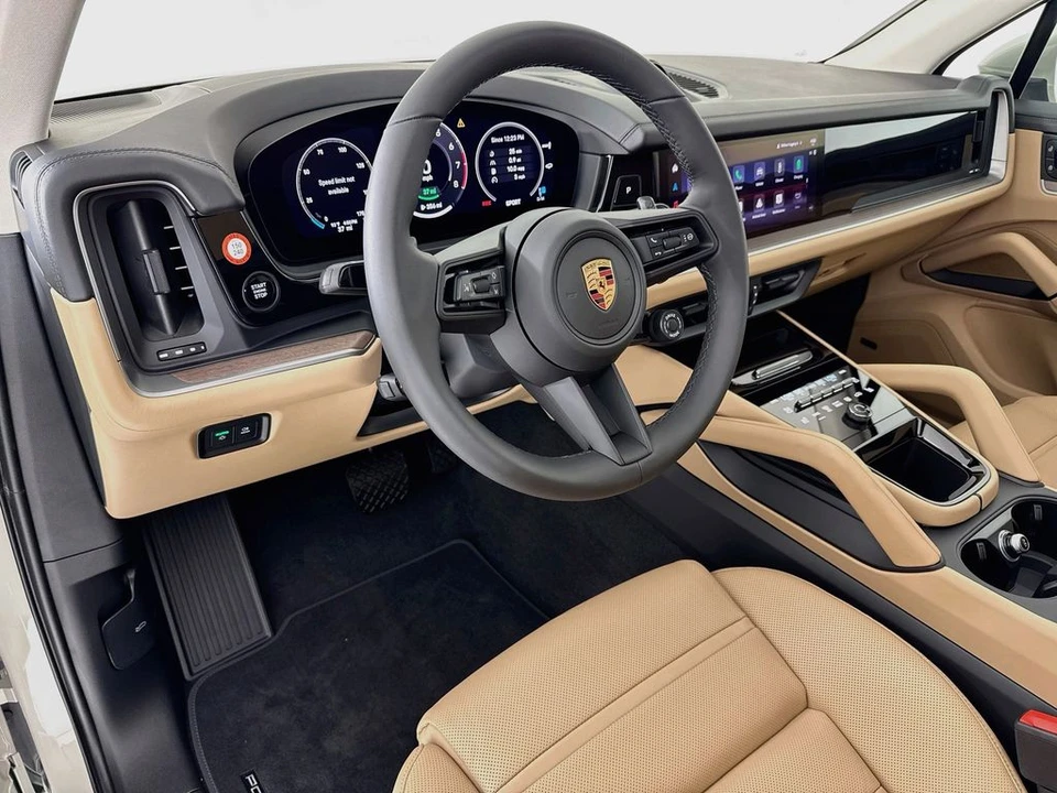 2026 Porsche 9Y0/9Y3 Cayenne - Image 4 of 31