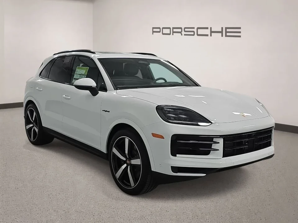 2026 Porsche 9Y0/9Y3 Cayenne - Image 8 of 31