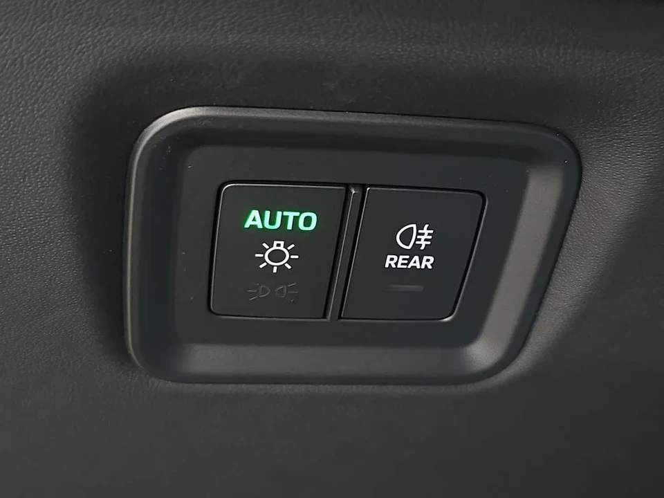 2026 Porsche 9Y0/9Y3 Cayenne - Image 22 of 31