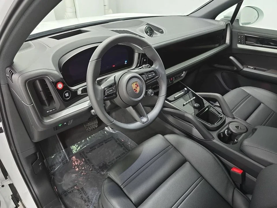 2026 Porsche 9Y0/9Y3 Cayenne - Image 4 of 31