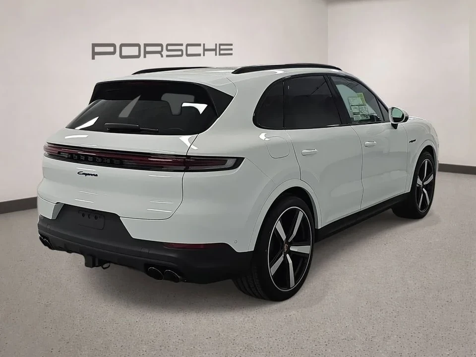 2026 Porsche 9Y0/9Y3 Cayenne - Image 7 of 31