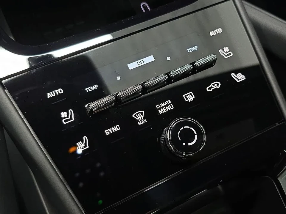 2026 Porsche 9Y0/9Y3 Cayenne - Image 19 of 31