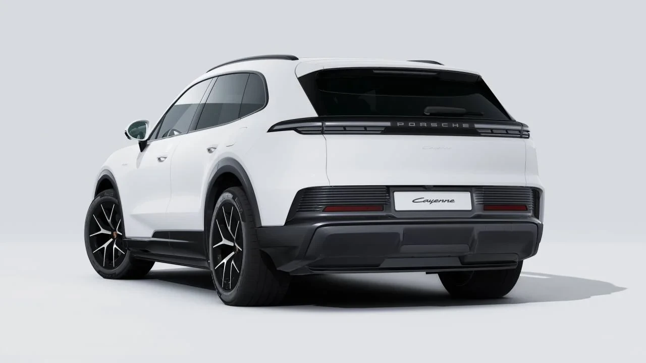2026 Porsche 9Y0/9Y3 Cayenne - Image 3 of 14