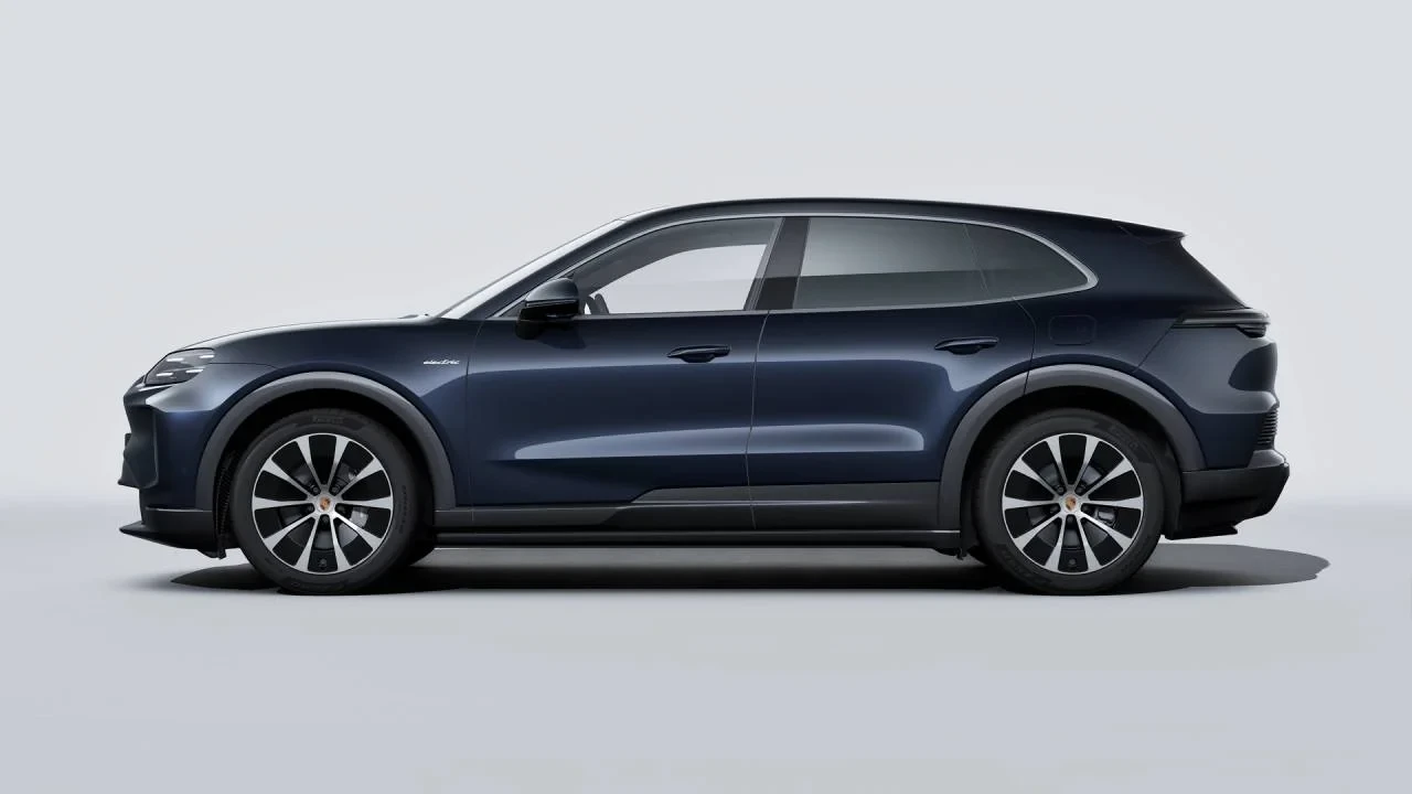 2026 Porsche 9Y0/9Y3 Cayenne - Image 2 of 14