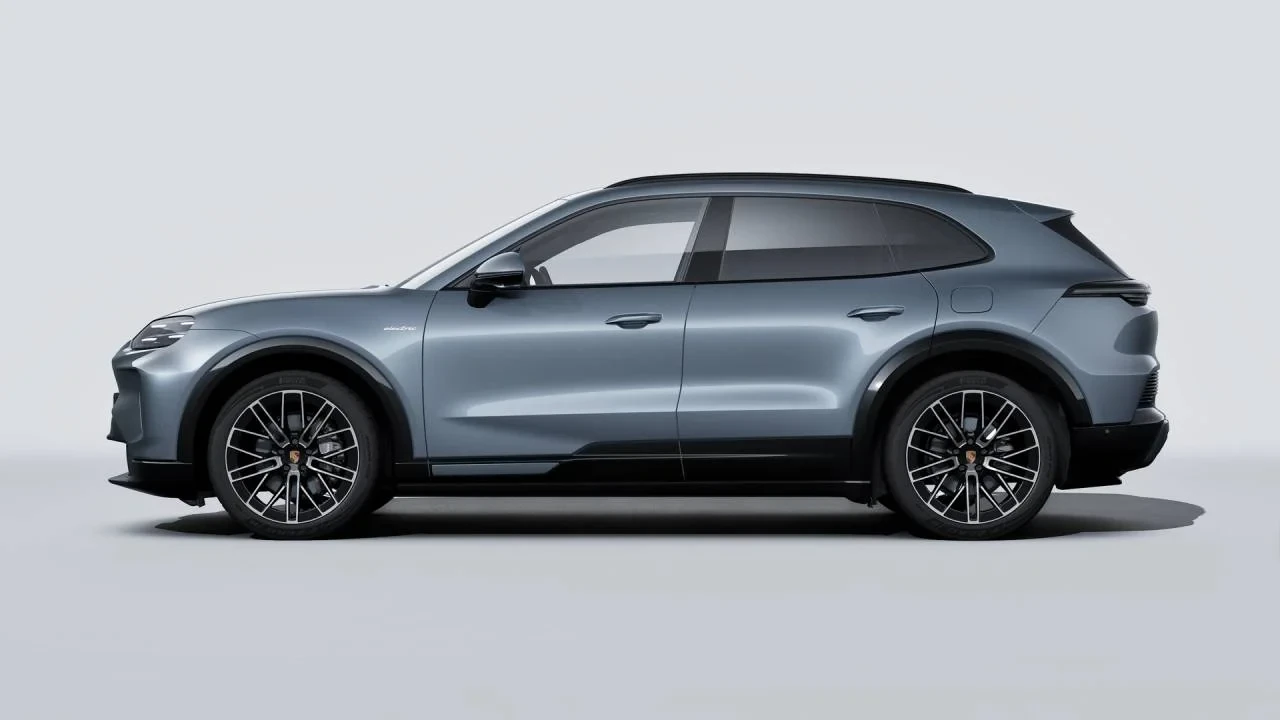 2026 Porsche 9Y0/9Y3 Cayenne - Image 2 of 14