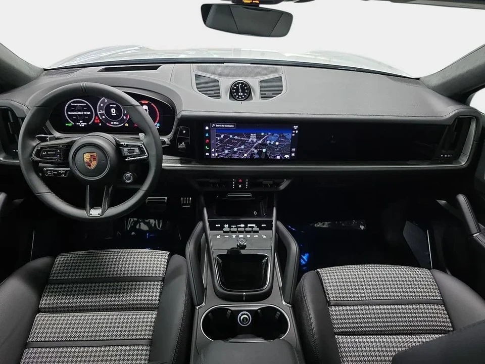 2026 Porsche 9Y0/9Y3 Cayenne GTS - Image 12 of 31