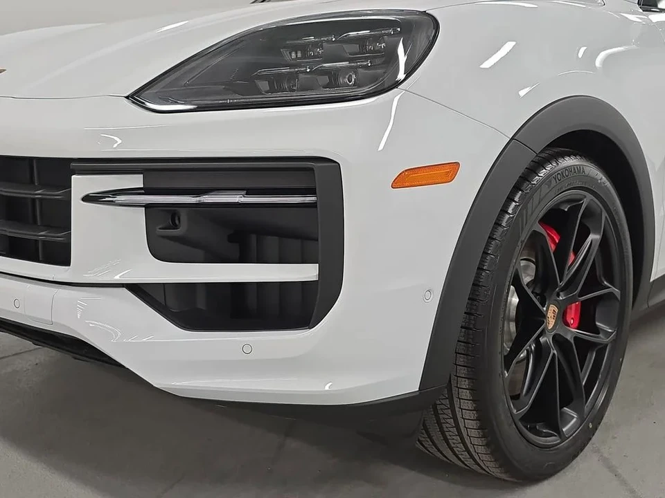 2026 Porsche 9Y0/9Y3 Cayenne GTS - Image 11 of 31