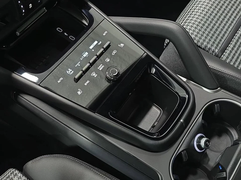 2026 Porsche 9Y0/9Y3 Cayenne GTS - Image 20 of 31
