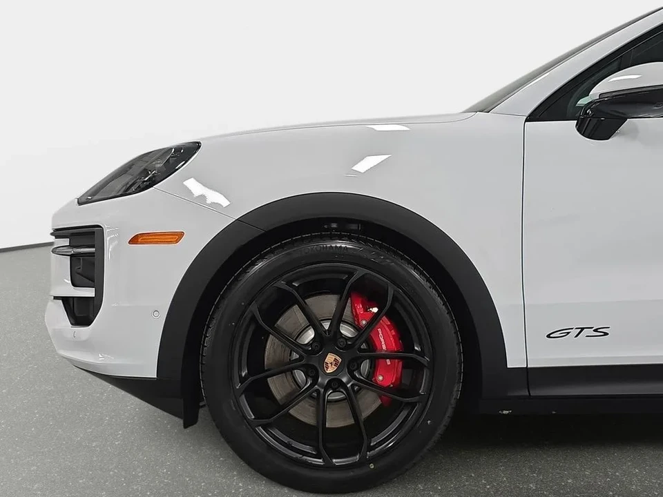 2026 Porsche 9Y0/9Y3 Cayenne GTS - Image 10 of 31