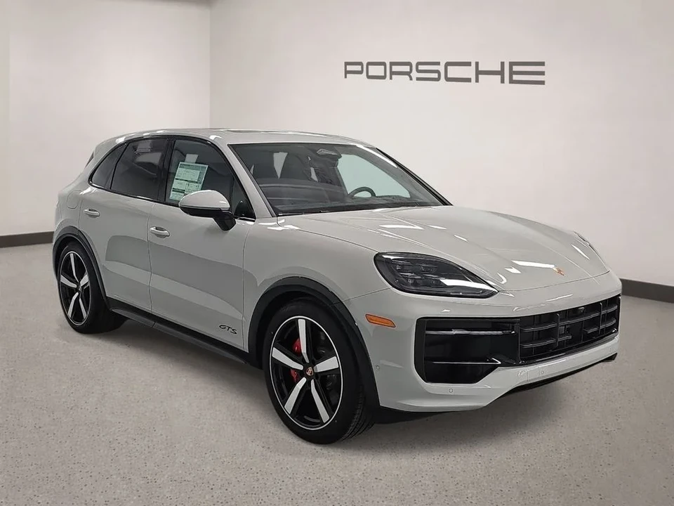 2026 Porsche 9Y0/9Y3 Cayenne GTS - Image 8 of 31