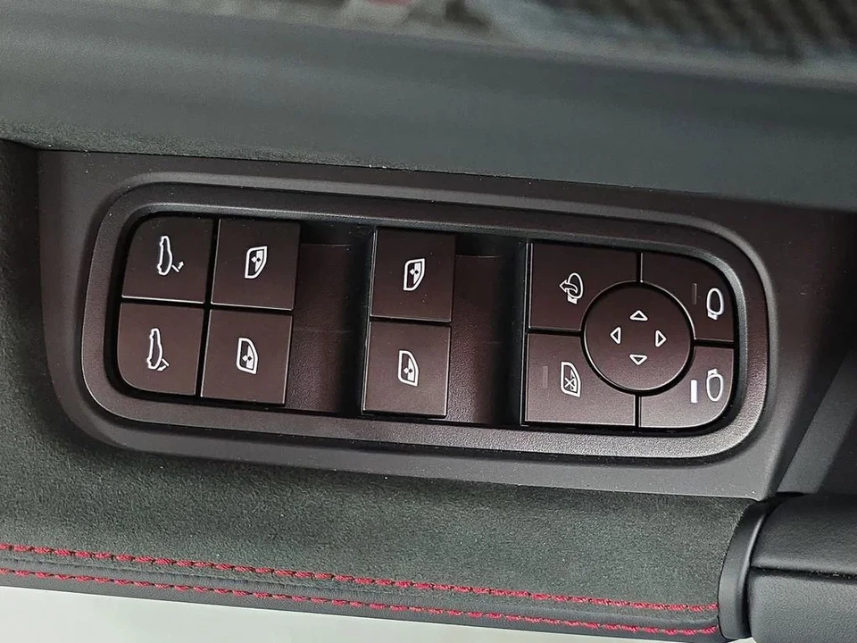 2026 Porsche 9Y0/9Y3 Cayenne GTS - Image 24 of 31