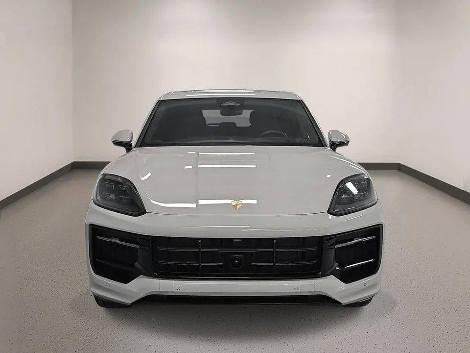 2026 Porsche 9Y0/9Y3 Cayenne GTS - Image 9 of 31