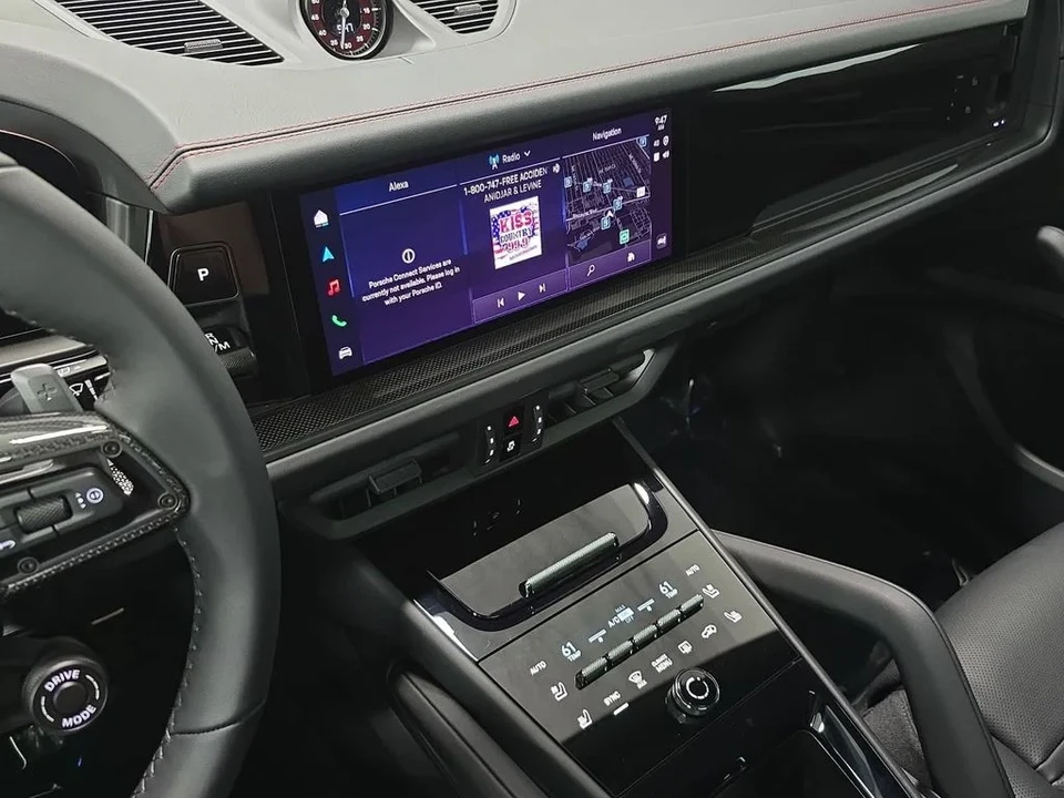 2026 Porsche 9Y0/9Y3 Cayenne GTS - Image 15 of 31