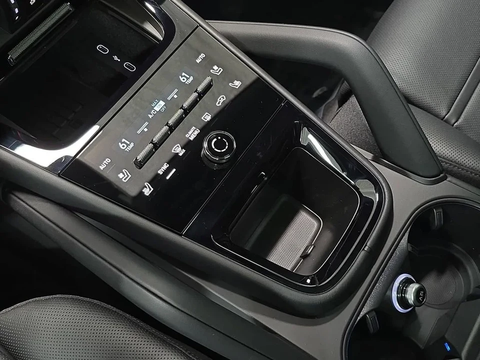 2026 Porsche 9Y0/9Y3 Cayenne GTS - Image 20 of 31